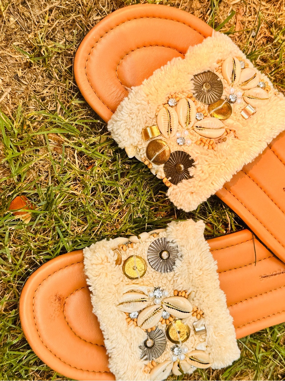 FREE PEOPLE size 9 SLIDES with SEASHELLS